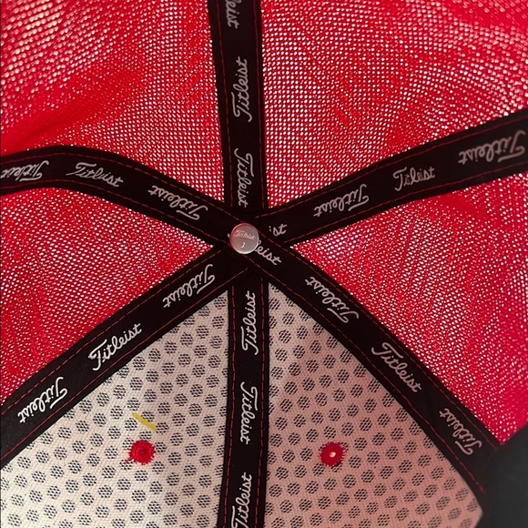 Titleist Hat Fitted Cap Mens Red FJ Footjoy Pro V1 M/L - Picture 4 of 7